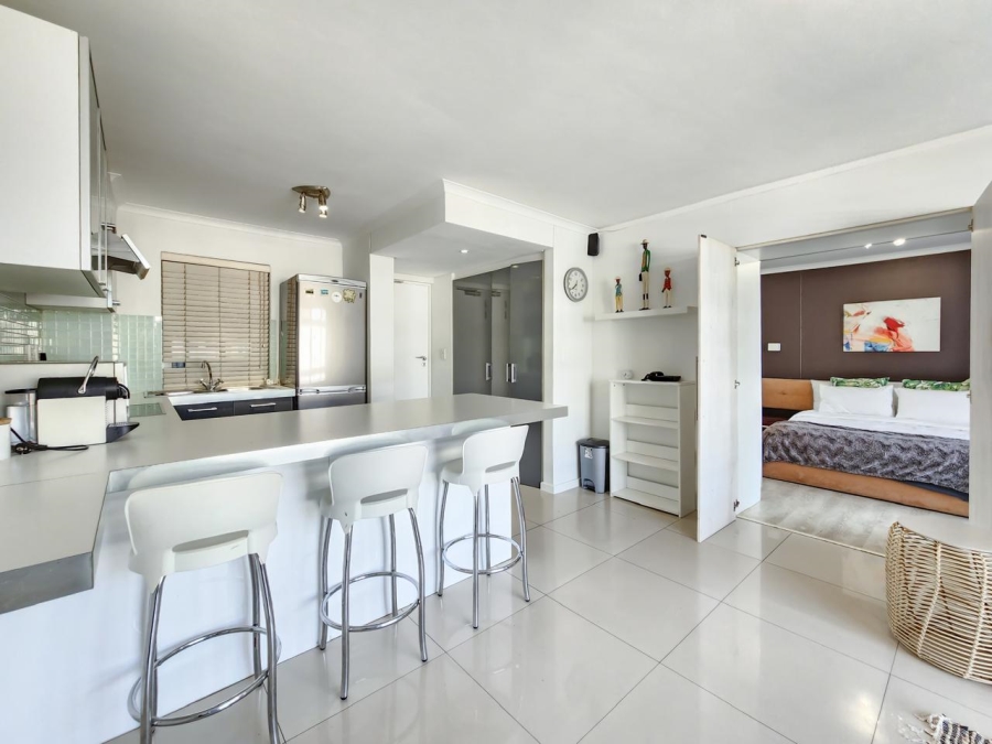 To Let 1 Bedroom Property for Rent in Sea Point Western Cape